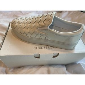 Marc Fisher slip on Fashion Sneaker White leather weave patterned Size 10
